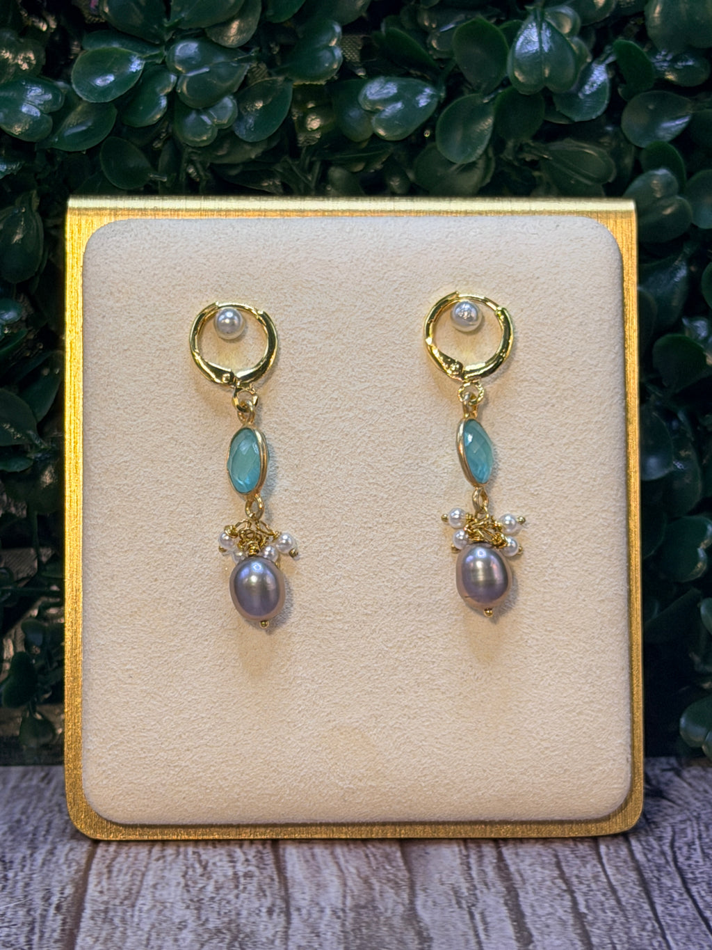 Grey pearl, aquamarine and seed pearl earring