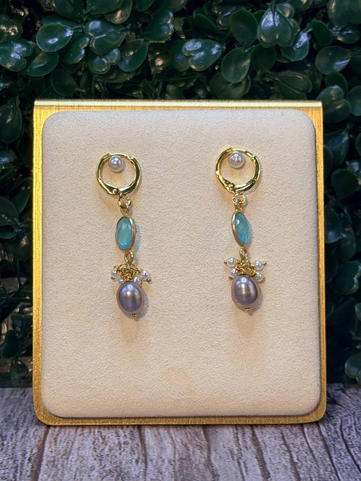 Grey pearl, aquamarine and seed pearl earring