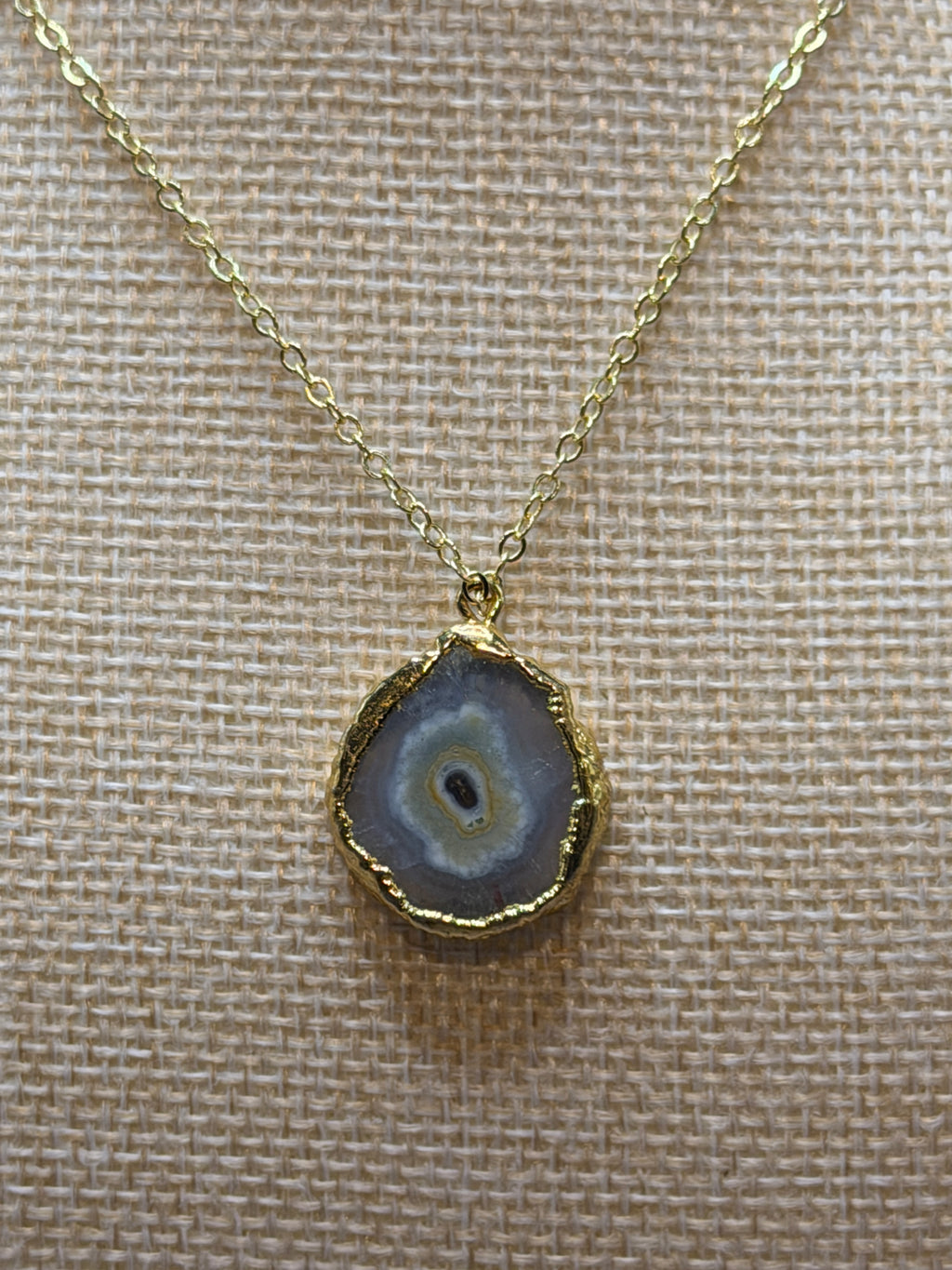 Gray solar quartz goede slice pendant necklace