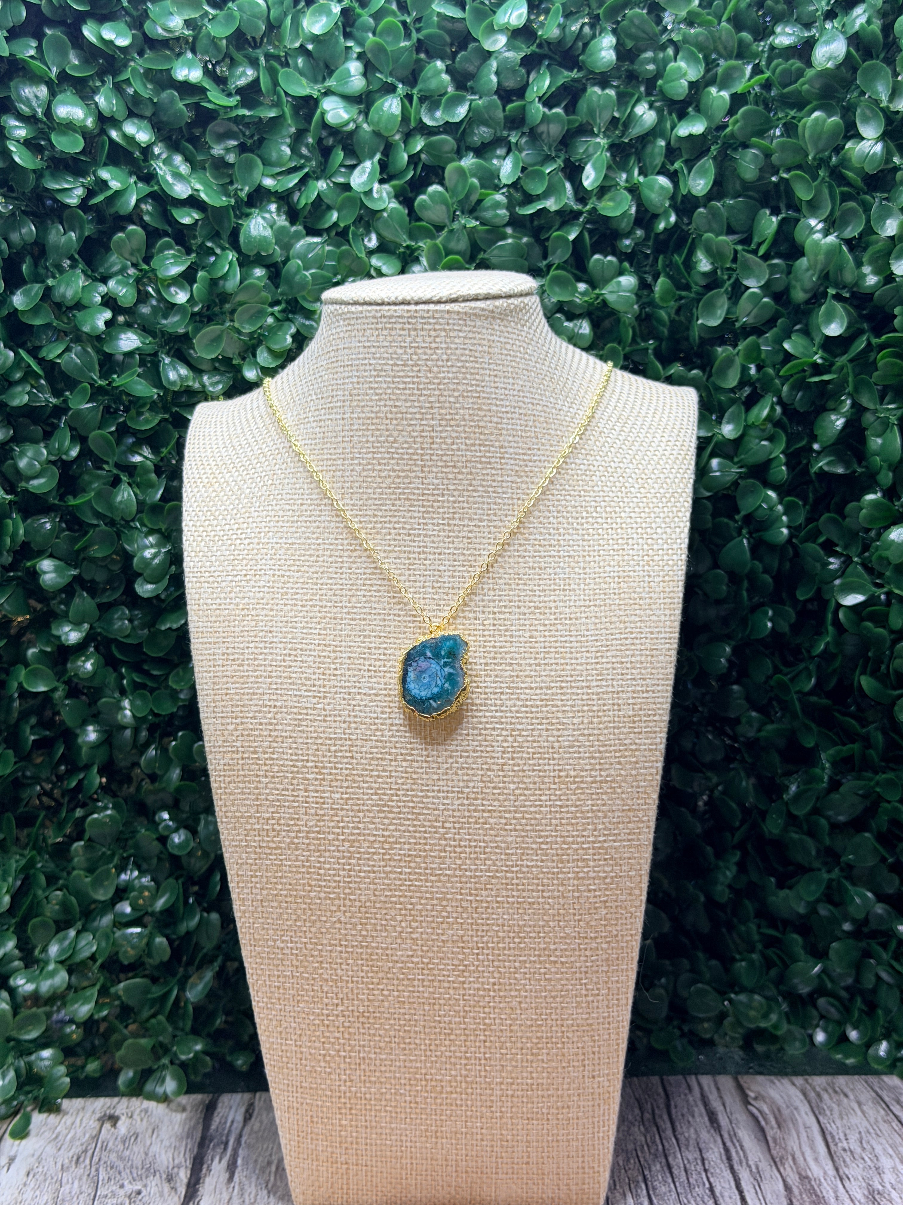 Green solar quartz goede slice pendant necklace