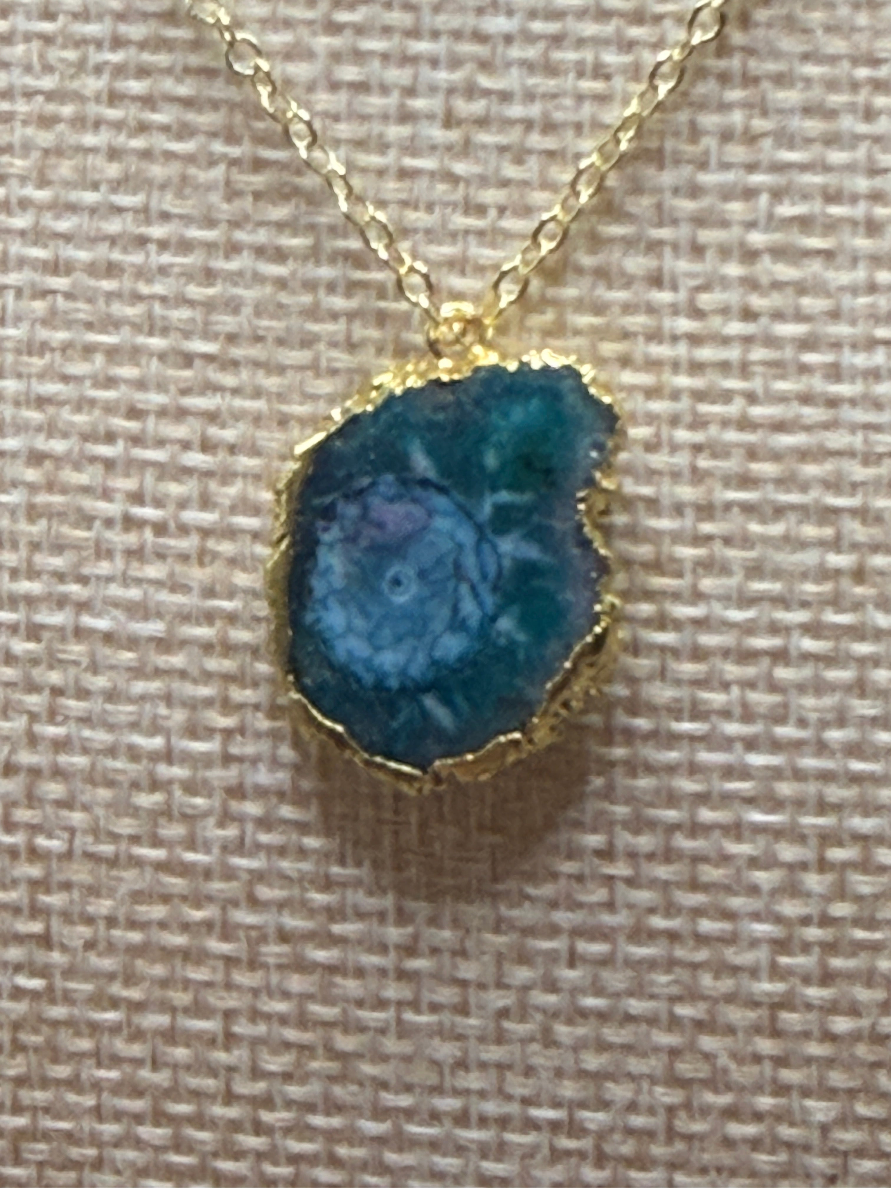 Green solar quartz goede slice pendant necklace