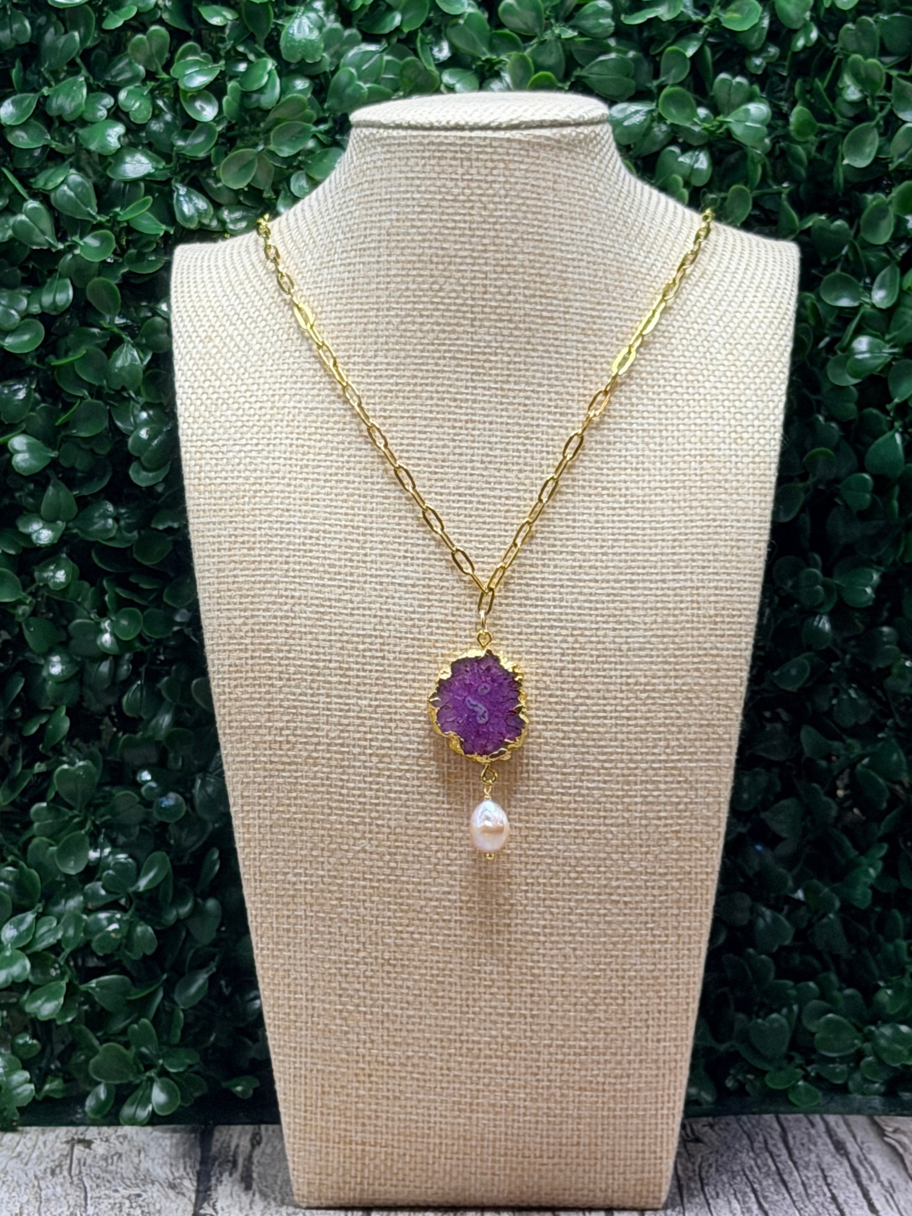 Pink solar quartz goede slice and pearl drop pendant necklace