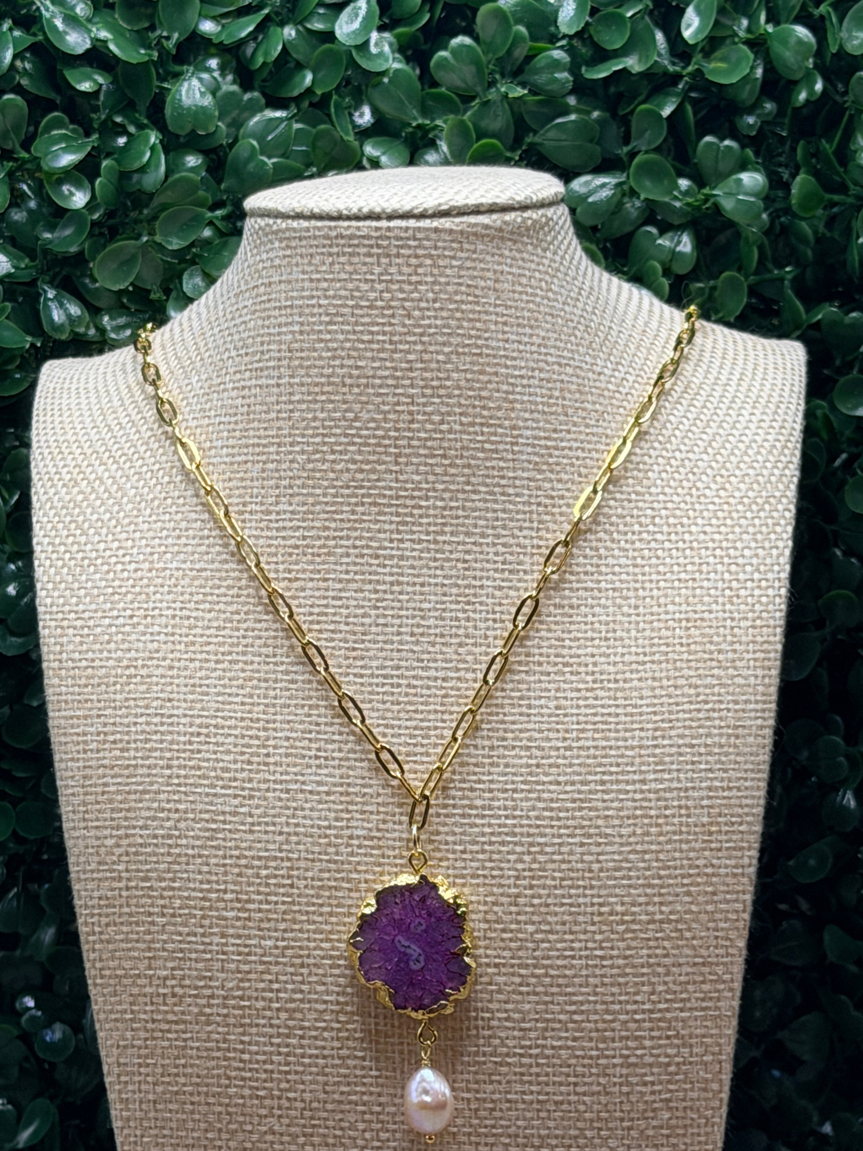 Pink solar quartz goede slice and pearl drop pendant necklace