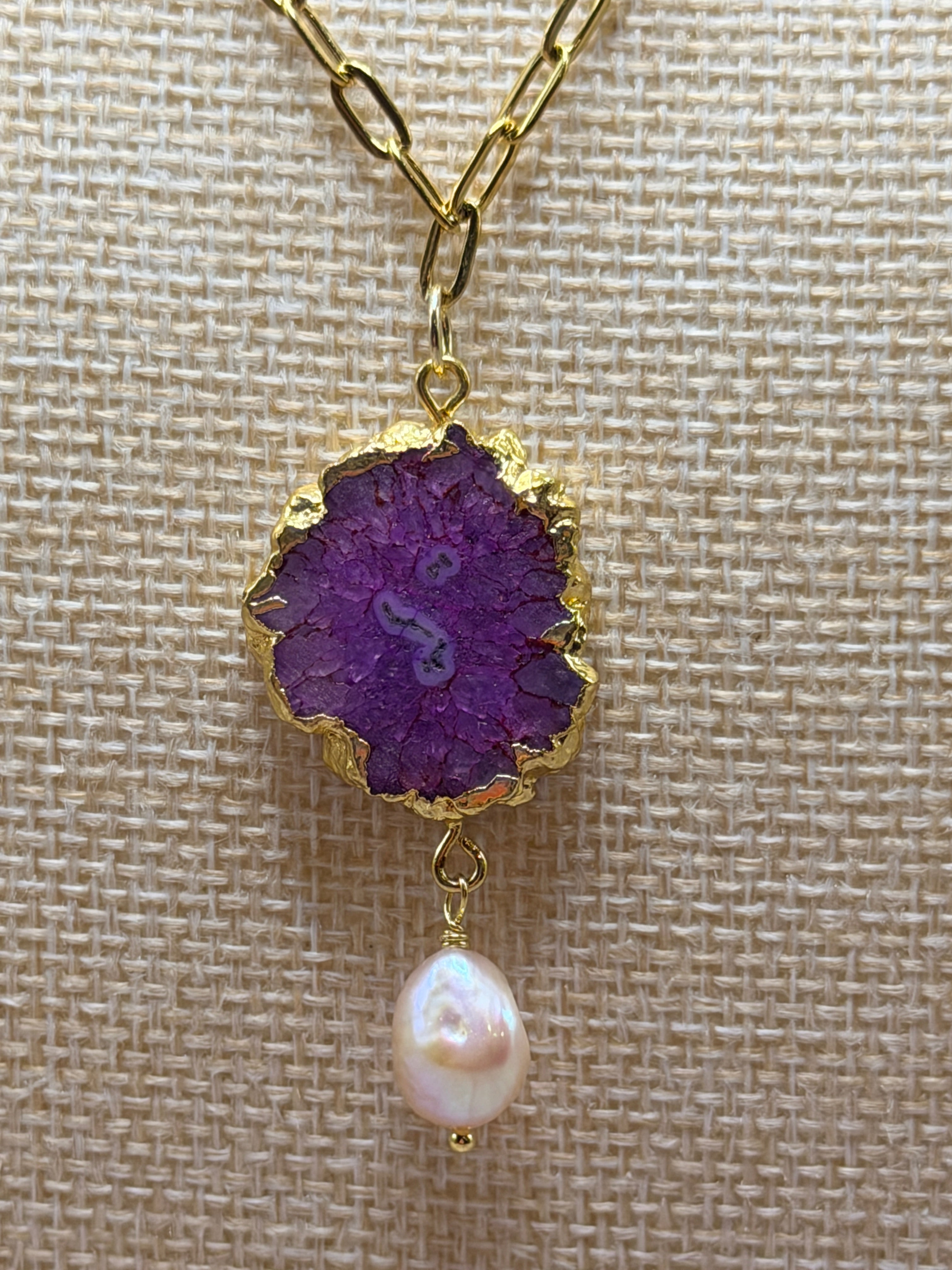 Pink solar quartz goede slice and pearl drop pendant necklace