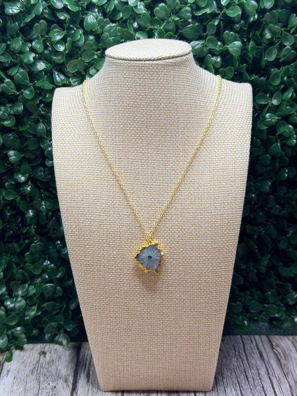 Green solar quartz goede slice pendant necklace