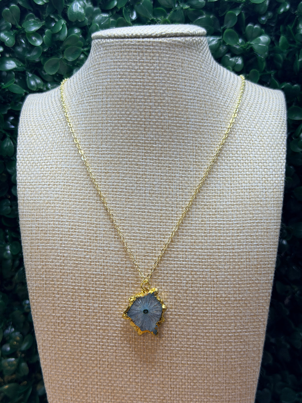 Green solar quartz goede slice pendant necklace